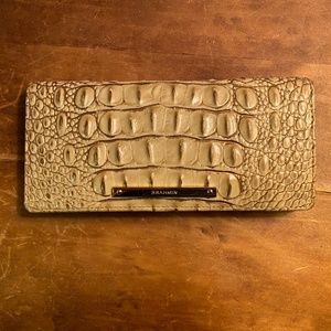 Woman's Wallet